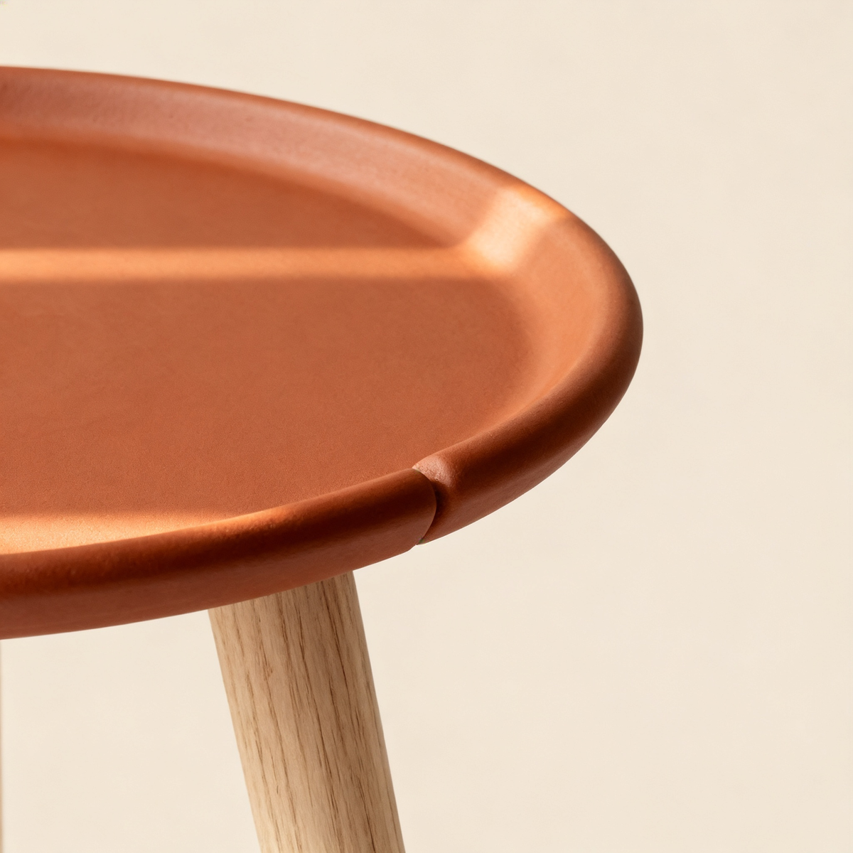 ☕ Round Tray Side Table — A Functional Art Piece Designed To Add Warmth, Convenience, and Modern Elegance To Every Corner Of Your Home